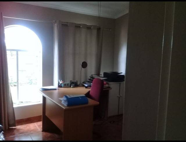 3 BEDROOM HOUSE SOLD IN SINOVILLE